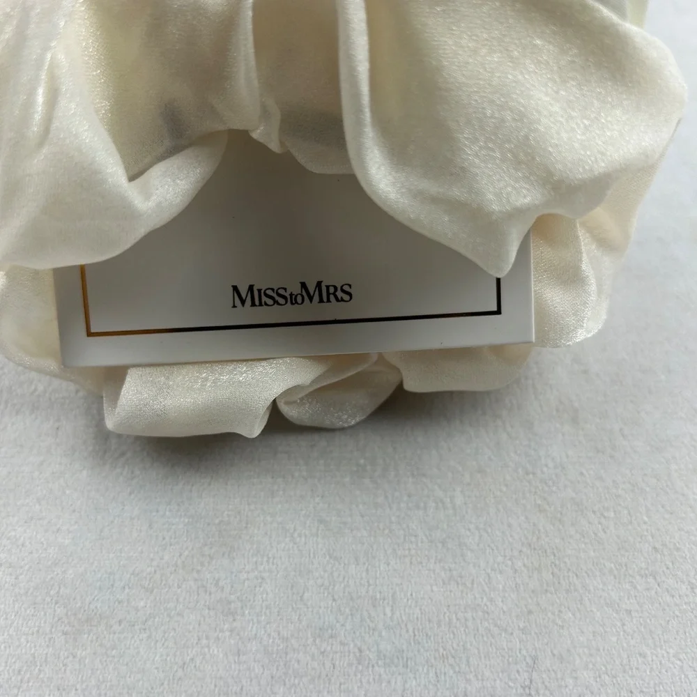 NWT‎ Miss to Mrs sparkle bright babe hair pin collection and bride scrunchies